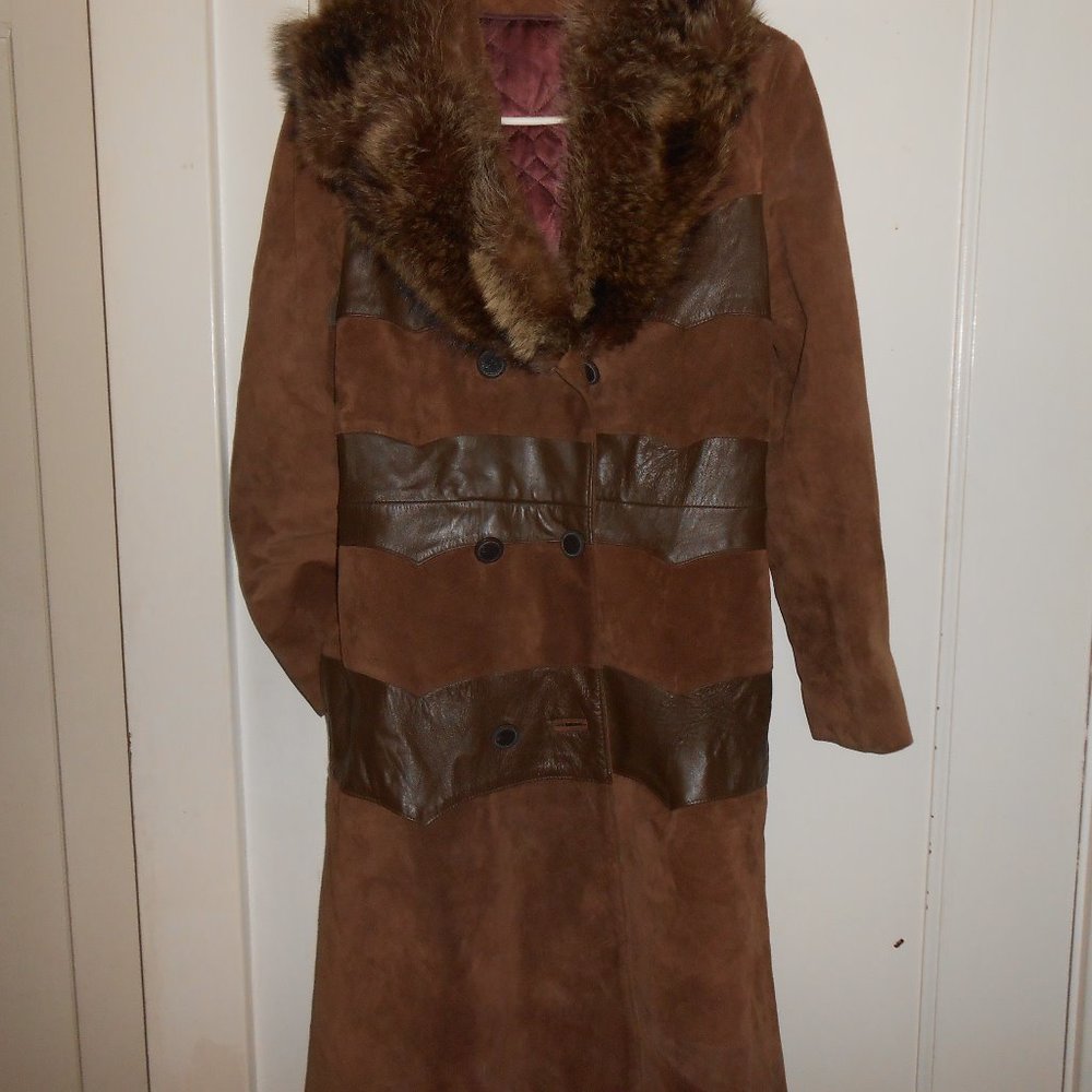 1970'S LEATHER AND SUEDE COAT FOX FUR COLLAR